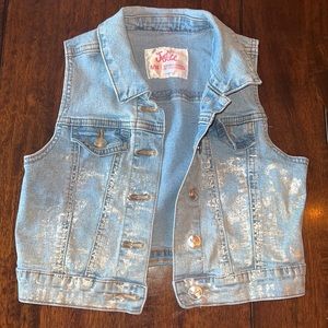 Girls size 8/10 Justice jean vest with silver wash